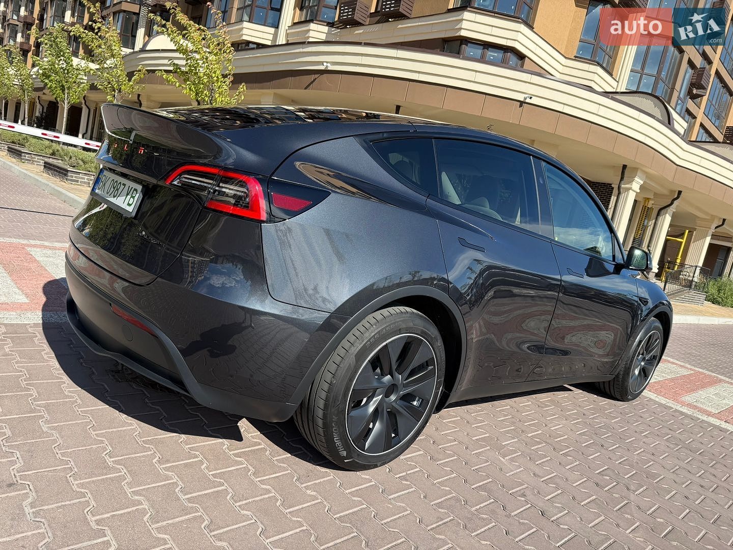 Tesla Model Y 2024 VIN 7SAYGDEE3RF991576 фото оголошення 5 з 43