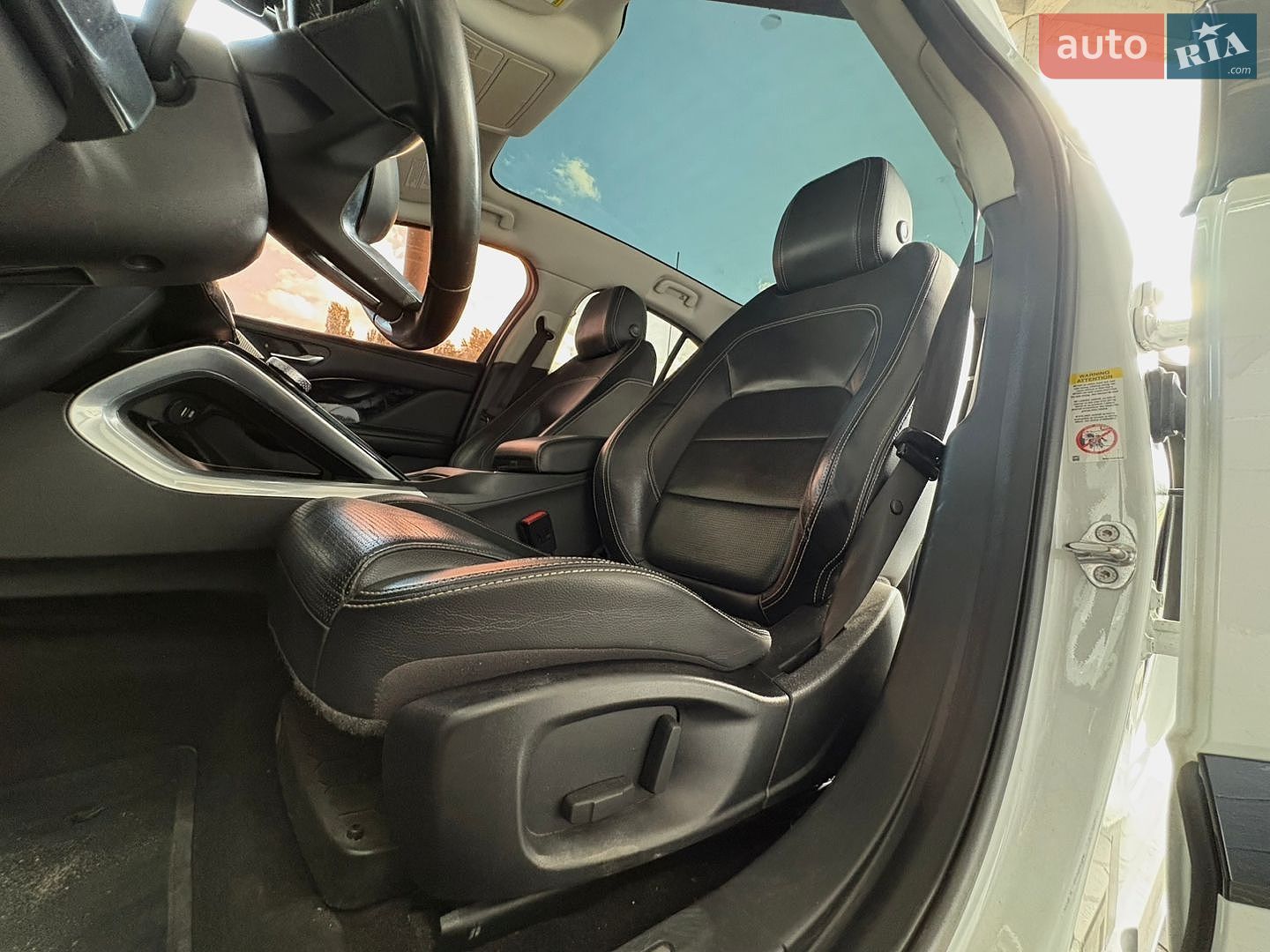 Jaguar I-Pace 2019 VIN SADHB2S1XL1F85514 фото оголошення 4 з 22