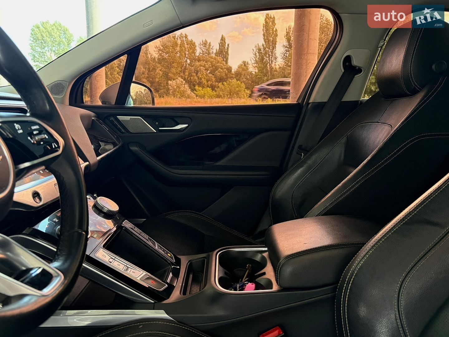 Jaguar I-Pace 2019 VIN SADHB2S1XL1F85514 фото оголошення 12 з 22