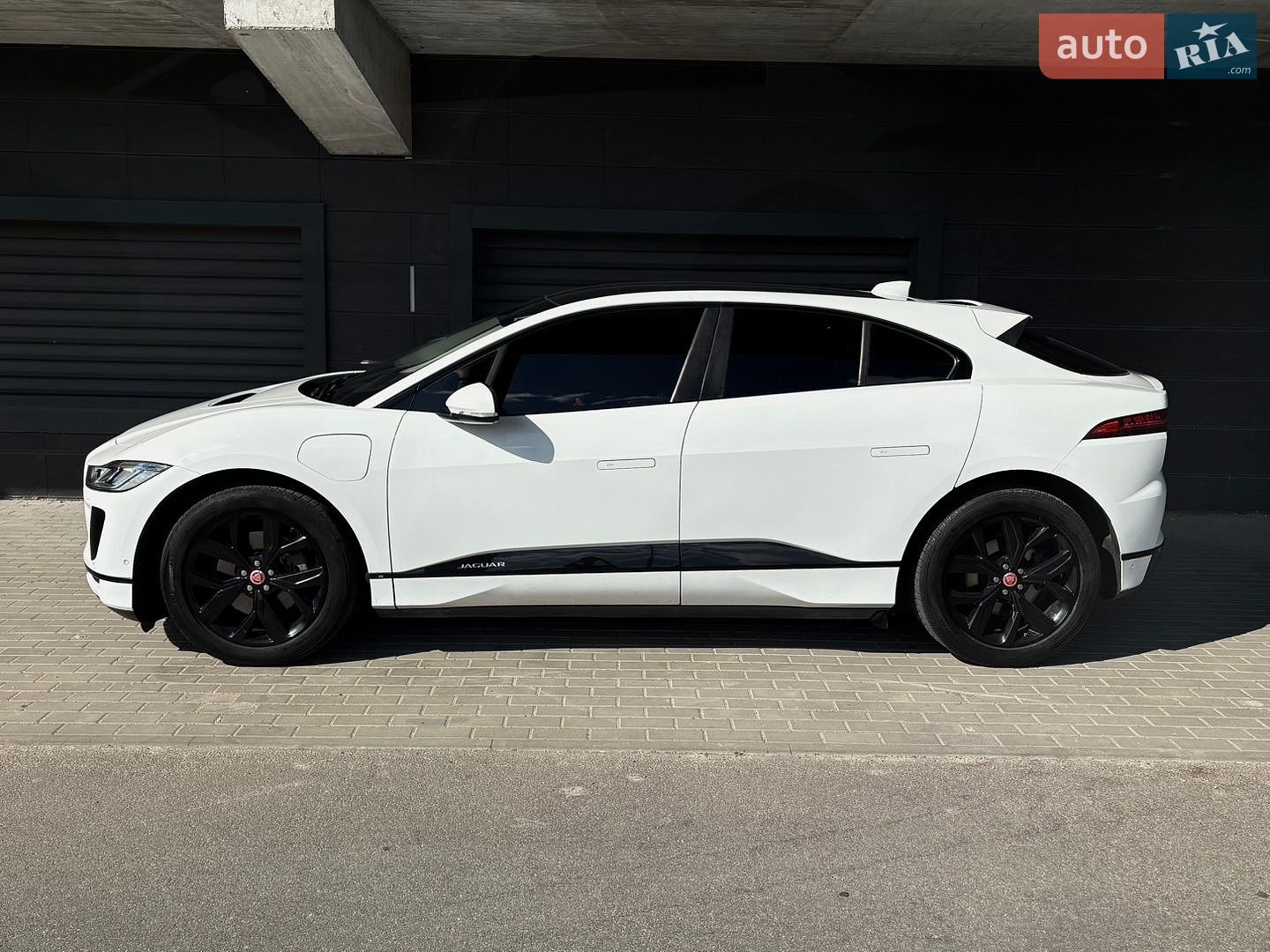 Jaguar I-Pace 2019 VIN SADHB2S1XL1F85514 фото оголошення 14 з 22