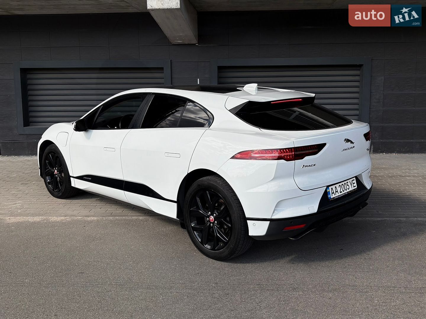 Jaguar I-Pace 2019 VIN SADHB2S1XL1F85514 фото оголошення 18 з 22
