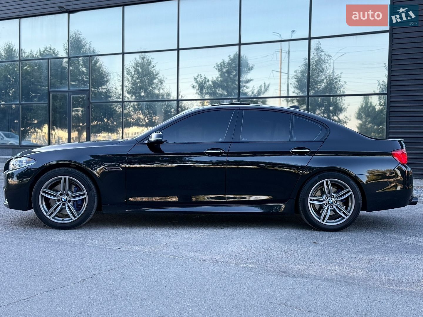 BMW 5 Series 2013 VIN WBA5B3C50ED533973 фото оголошення 7 з 49