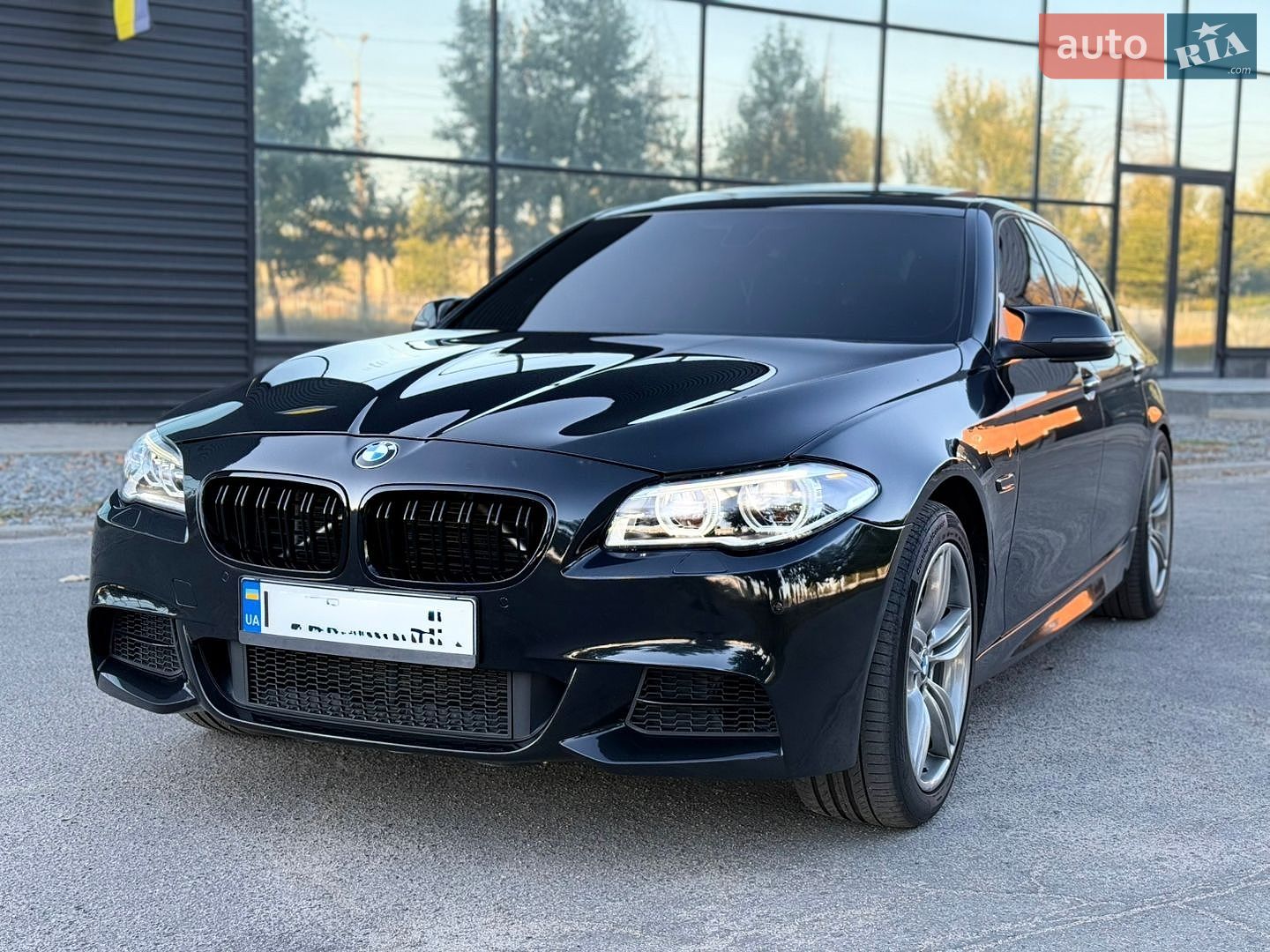 BMW 5 Series 2013 VIN WBA5B3C50ED533973 фото оголошення 2 з 49