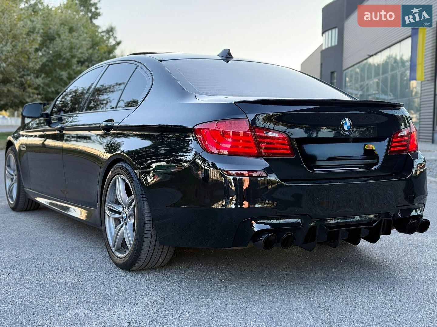 BMW 5 Series 2013 VIN WBA5B3C50ED533973 фото оголошення 10 з 49