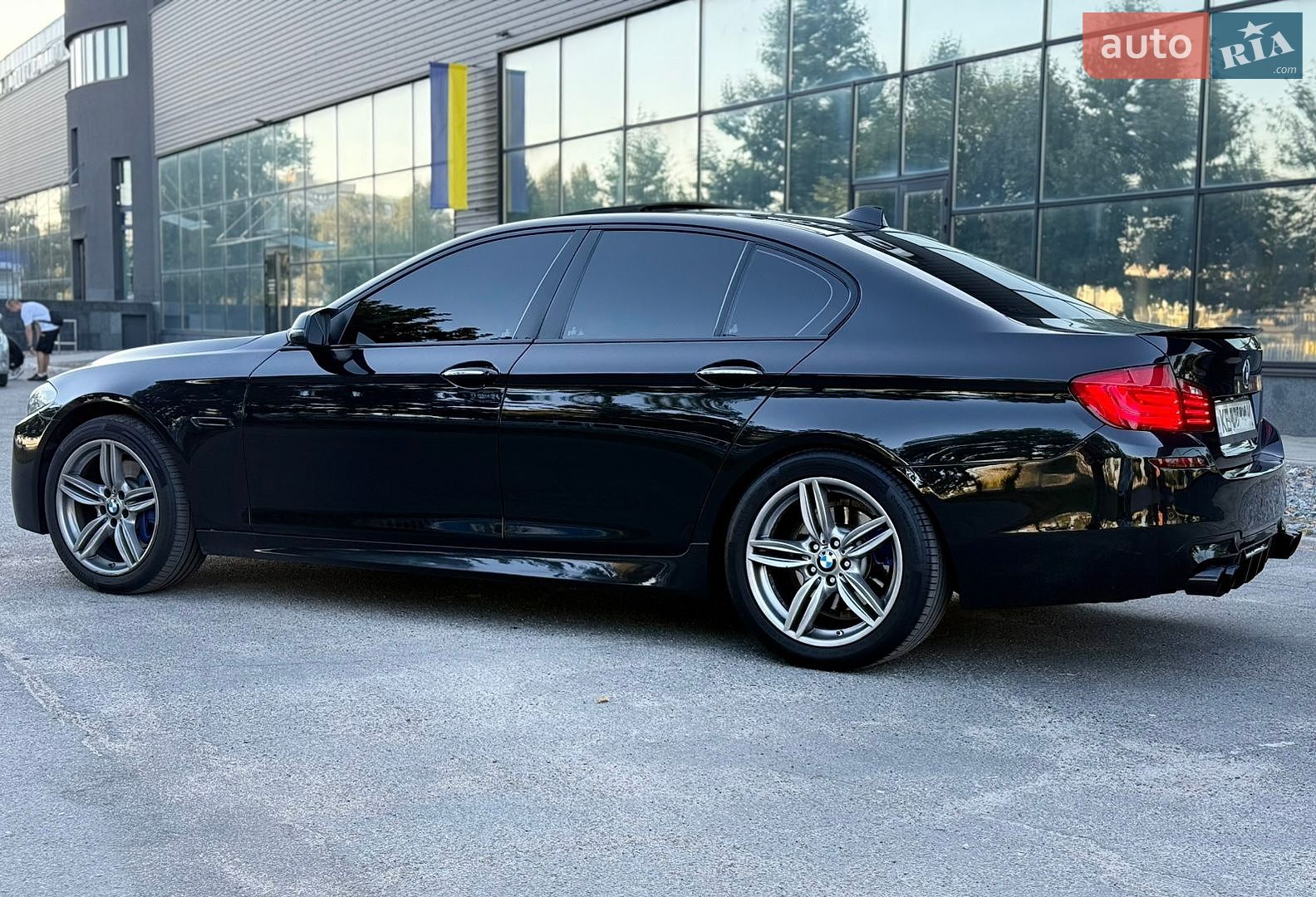 BMW 5 Series 2013 VIN WBA5B3C50ED533973 фото оголошення 8 з 49
