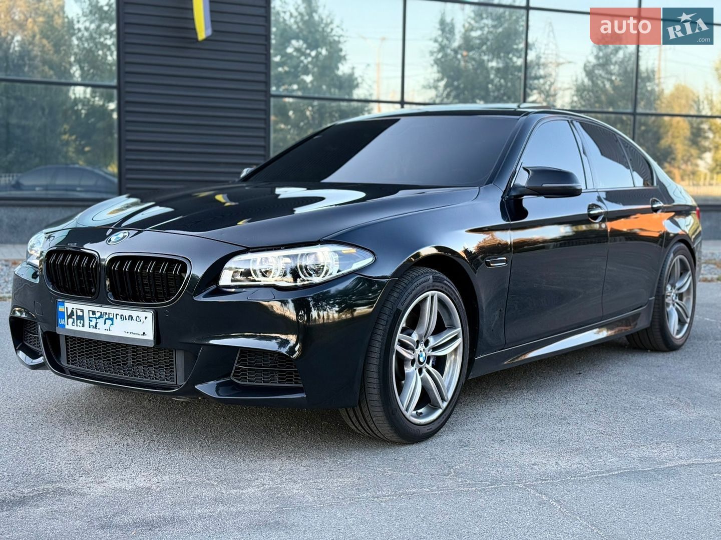 BMW 5 Series 2013 VIN WBA5B3C50ED533973 фото оголошення 3 з 49