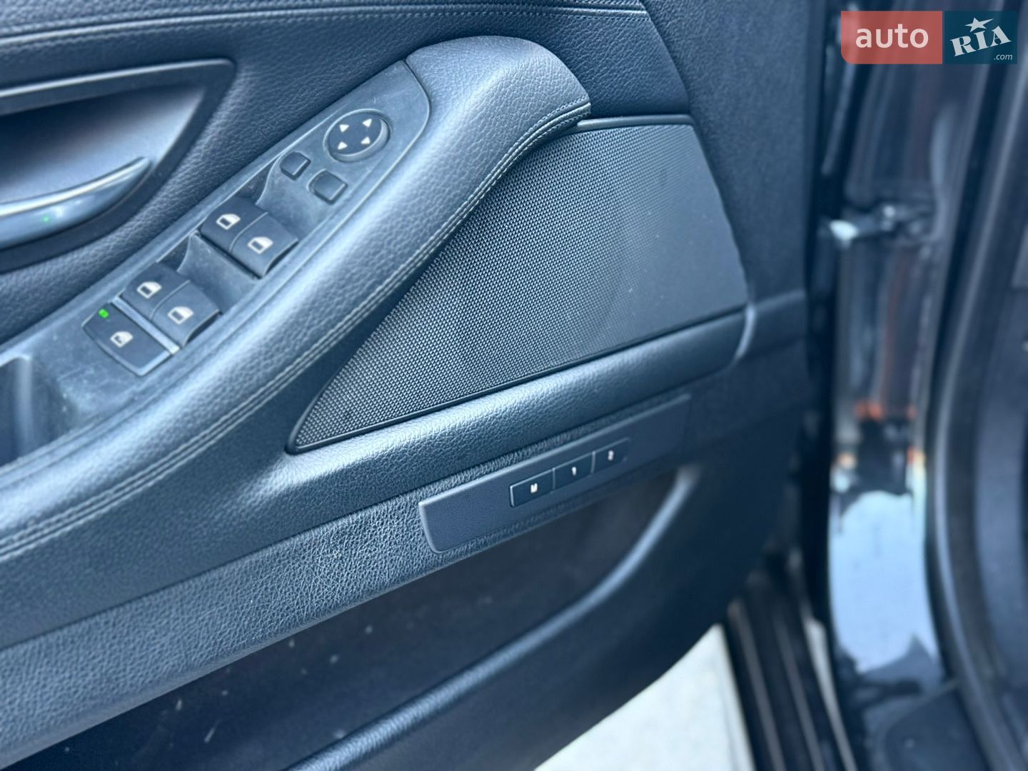 BMW 5 Series 2013 VIN WBA5B3C50ED533973 фото оголошення 37 з 49