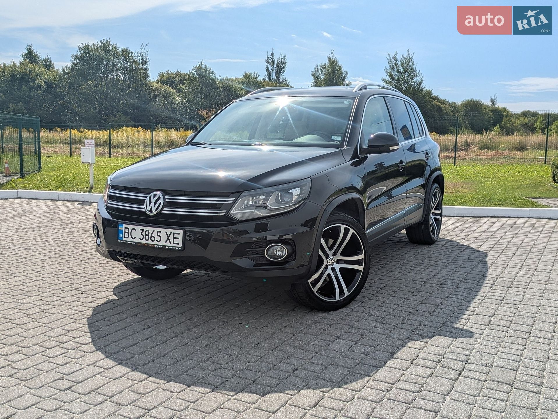 Volkswagen Tiguan 2015 VIN WVGAV7AX0GW543572 фото оголошення 2 з 31