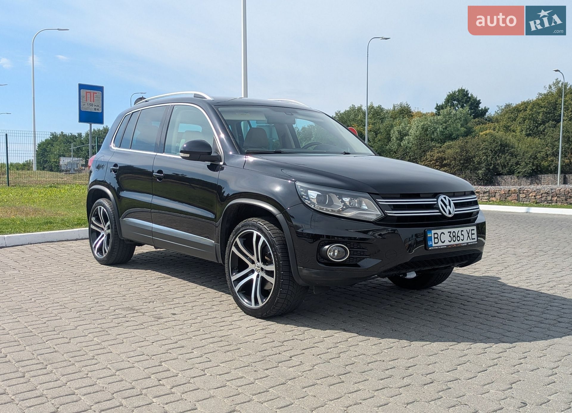 Volkswagen Tiguan 2015 VIN WVGAV7AX0GW543572 фото оголошення 4 з 31
