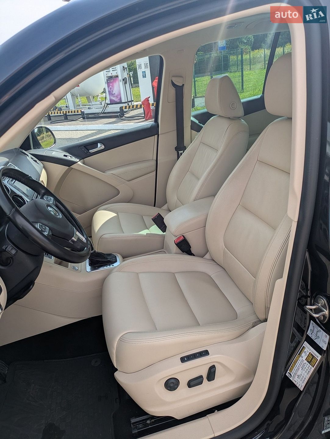 Volkswagen Tiguan 2015 VIN WVGAV7AX0GW543572 фото оголошення 12 з 31