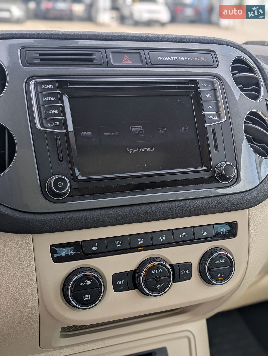 Volkswagen Tiguan 2015 VIN WVGAV7AX0GW543572 фото оголошення 19 з 31