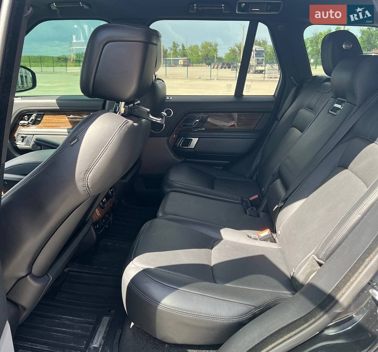 Land Rover Range Rover 2017 VIN SALGS2RK6JA383116 фото оголошення 8 з 10