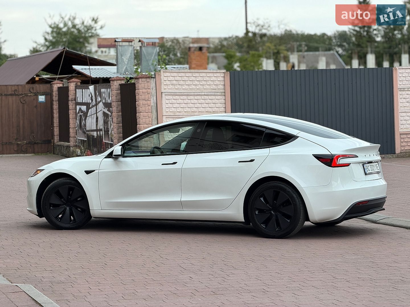 Tesla Model 3 2025 VIN 5YJ3E1EA2SF069895 фото оголошення 2 з 59