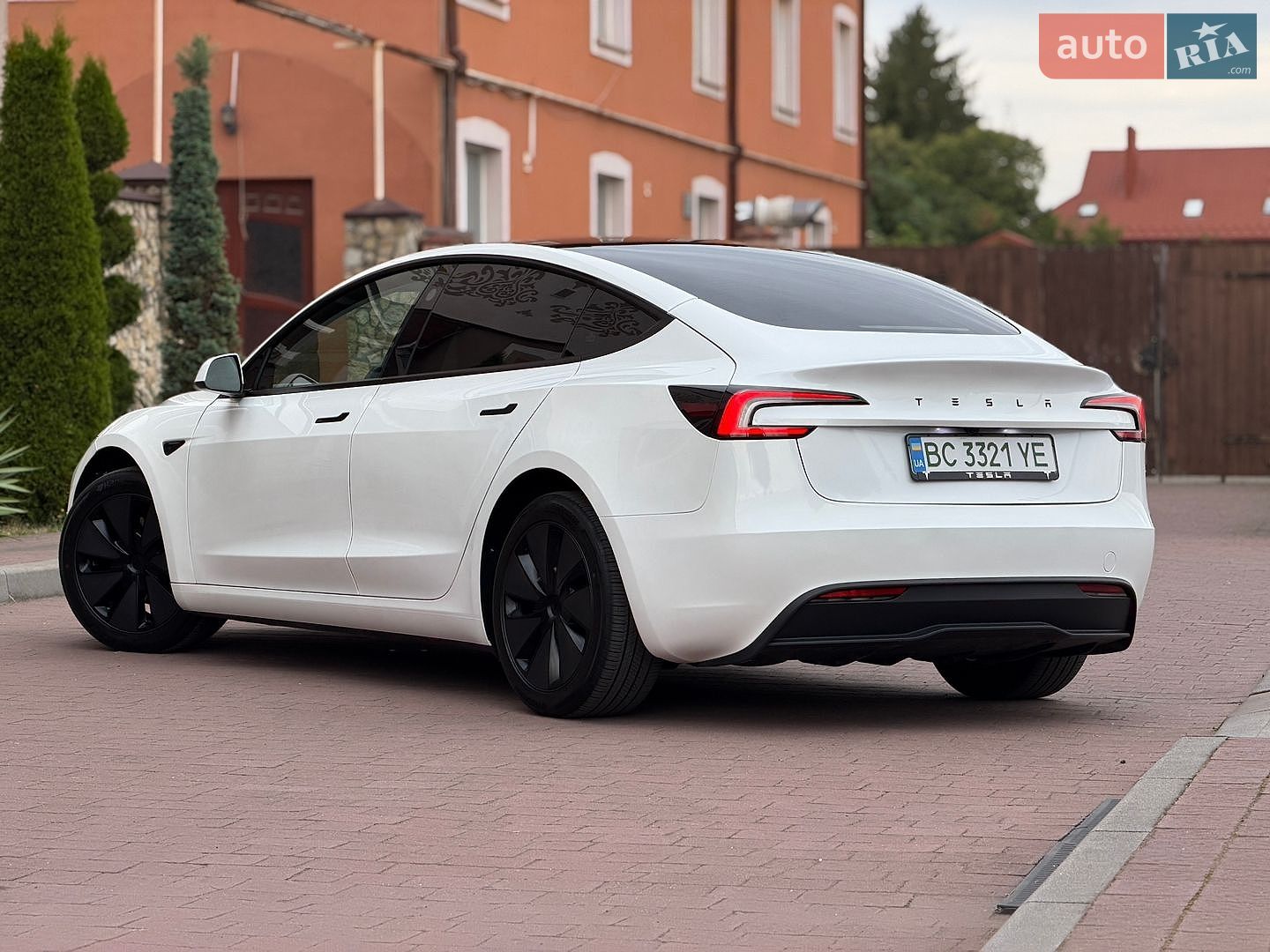 Tesla Model 3 2025 VIN 5YJ3E1EA2SF069895 фото оголошення 4 з 59