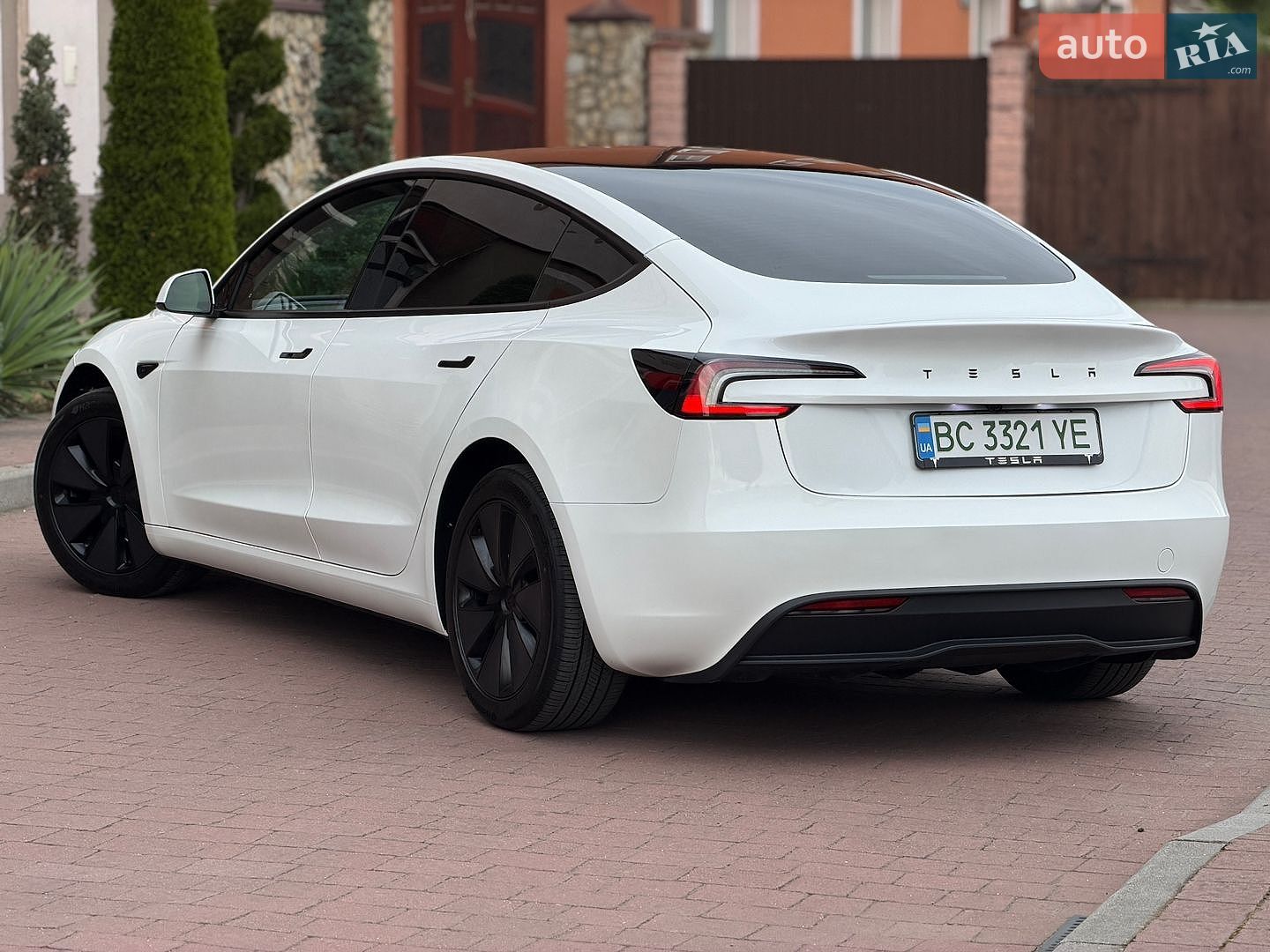 Tesla Model 3 2025 VIN 5YJ3E1EA2SF069895 фото оголошення 5 з 59