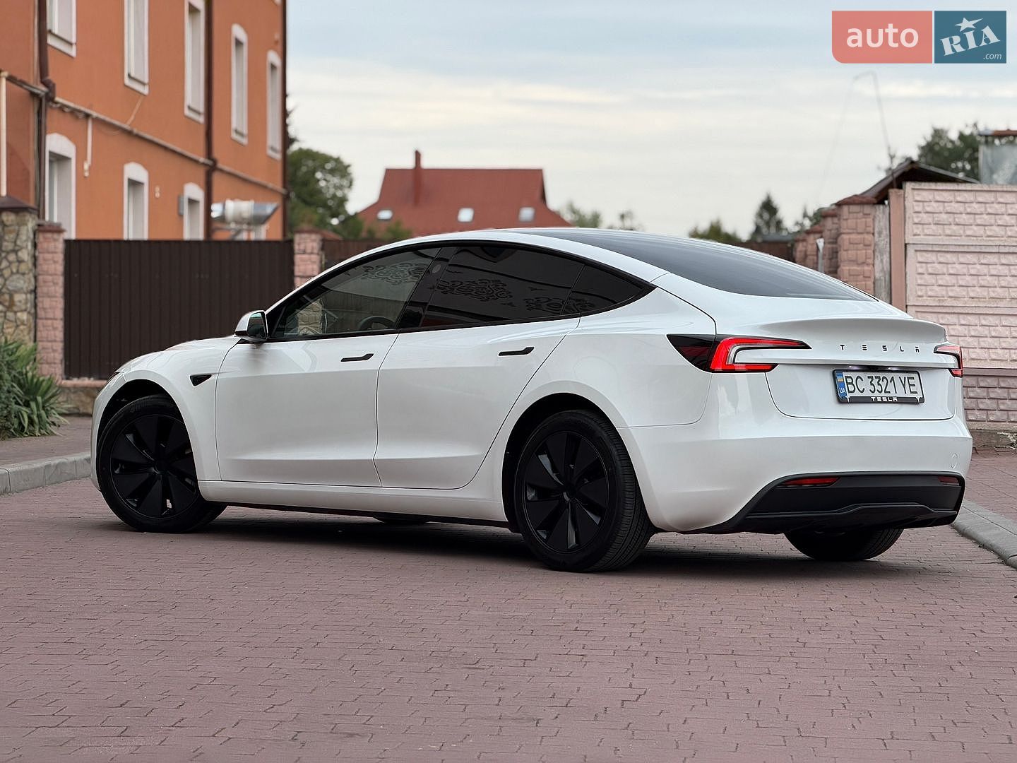 Tesla Model 3 2025 VIN 5YJ3E1EA2SF069895 фото оголошення 9 з 59
