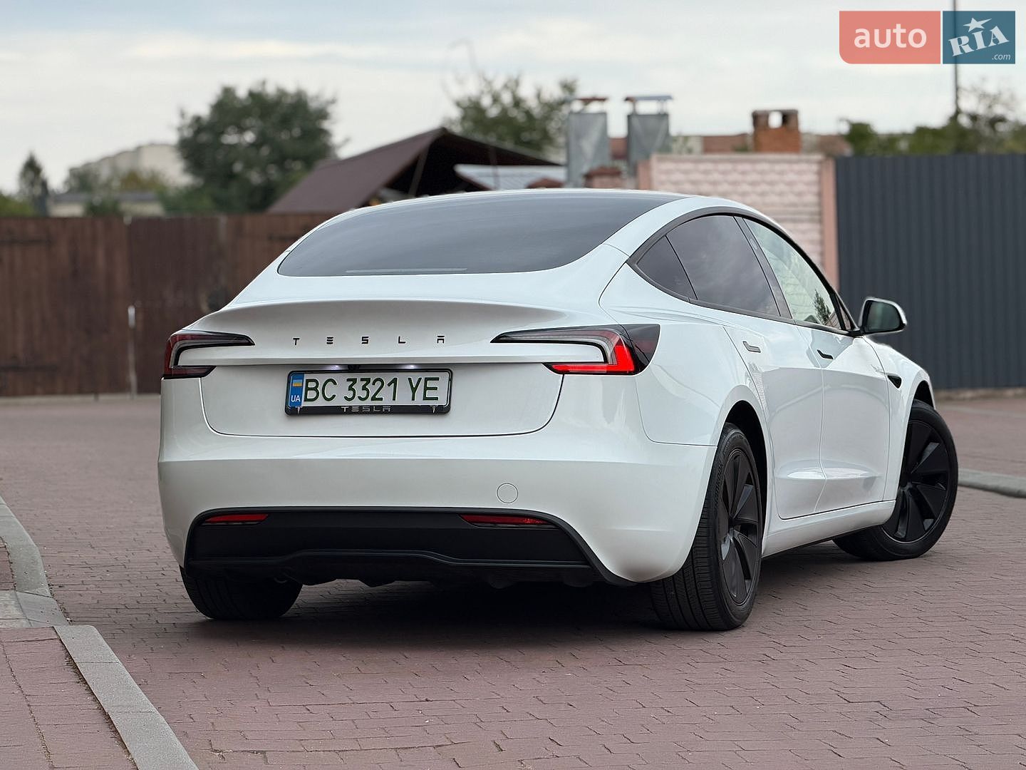 Tesla Model 3 2025 VIN 5YJ3E1EA2SF069895 фото оголошення 13 з 59