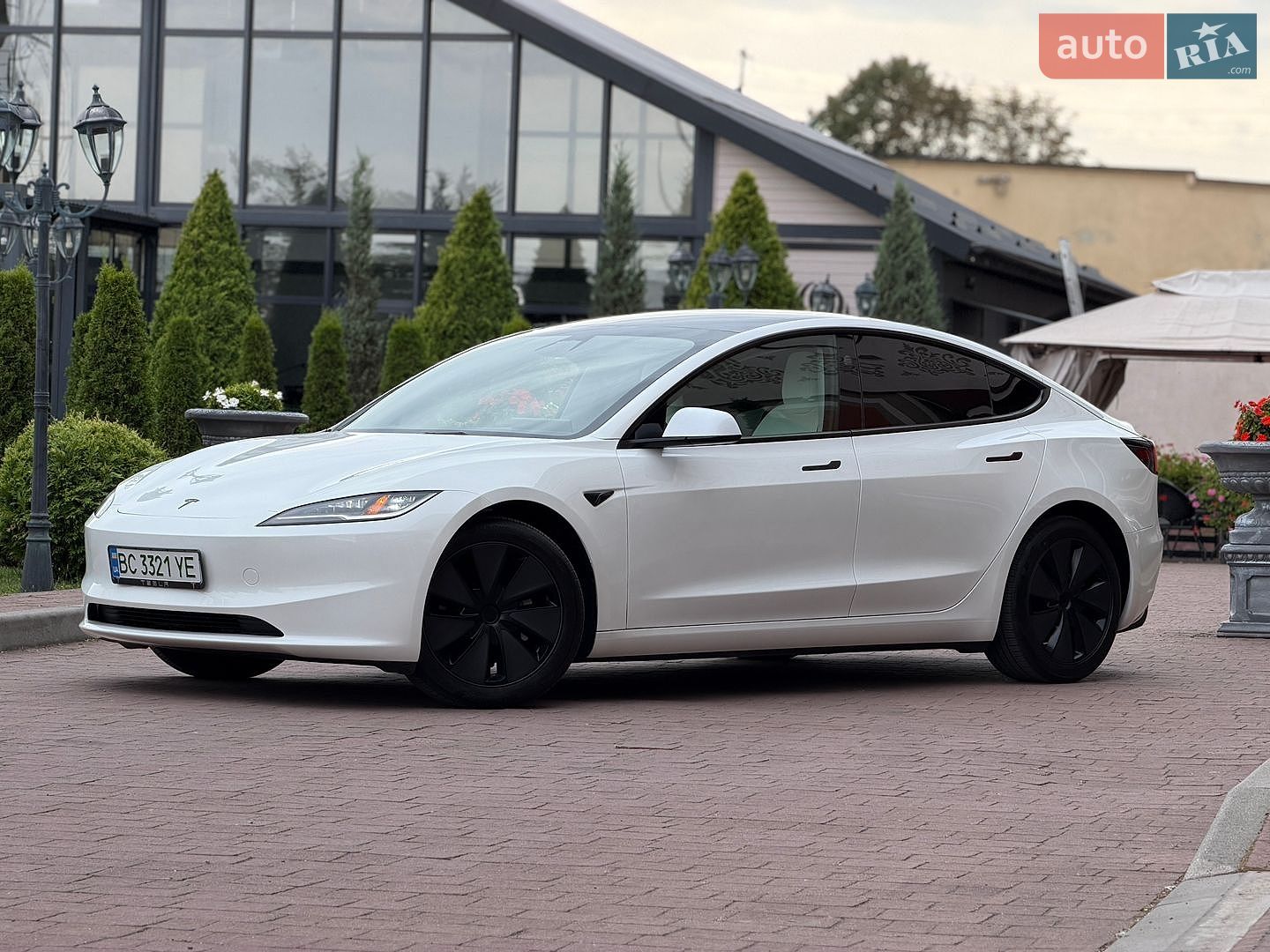 Tesla Model 3 2025 VIN 5YJ3E1EA2SF069895 фото оголошення 14 з 59