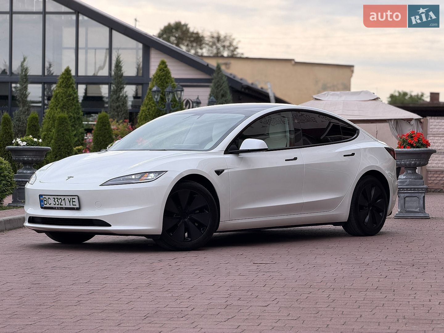Tesla Model 3 2025 VIN 5YJ3E1EA2SF069895 фото оголошення 15 з 59