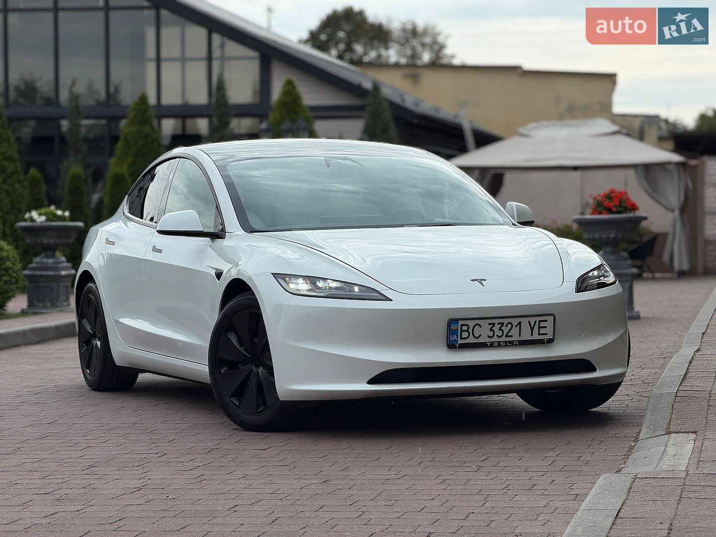 Tesla Model 3 2025 VIN 5YJ3E1EA2SF069895 фото оголошення 24 з 59