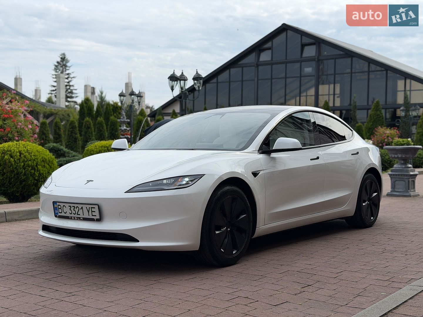 Tesla Model 3 2025 VIN 5YJ3E1EA2SF069895 фото оголошення 30 з 59