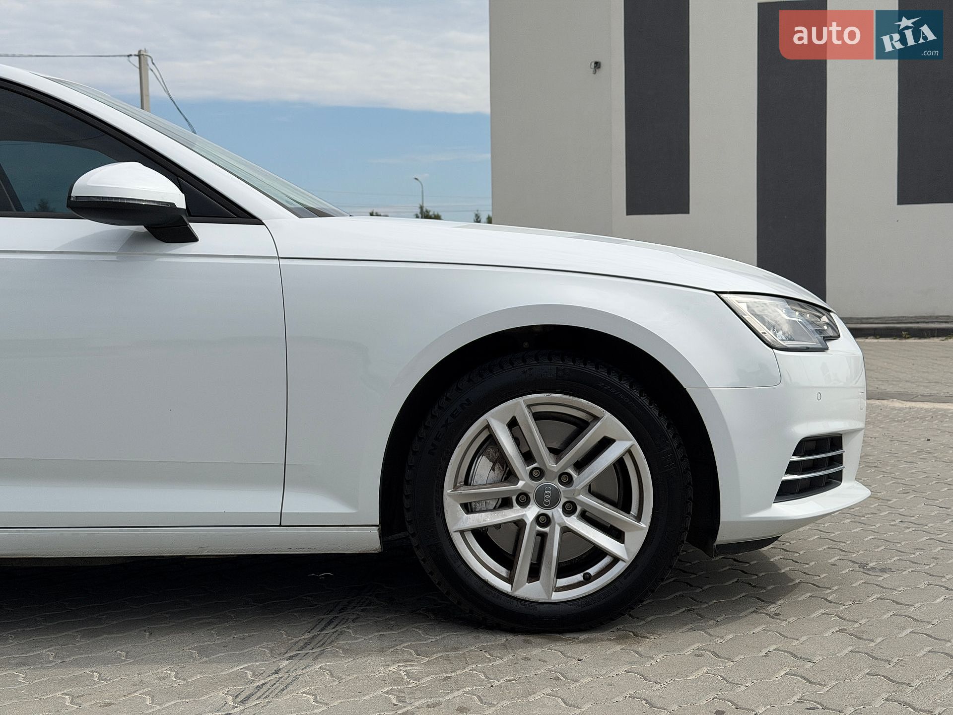Audi A4 2016 VIN WAUGNAF4XHN010918 фото оголошення 14 з 47