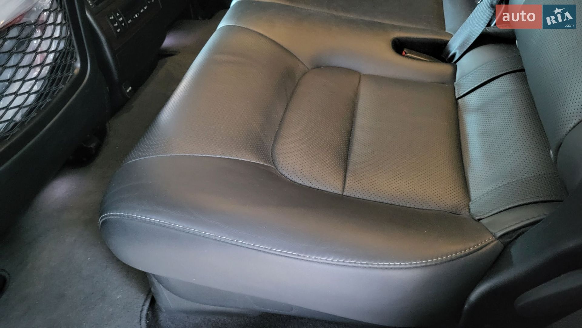 Toyota Land Cruiser 2019 VIN JTMCV02JX04273931 фото оголошення 2 з 18