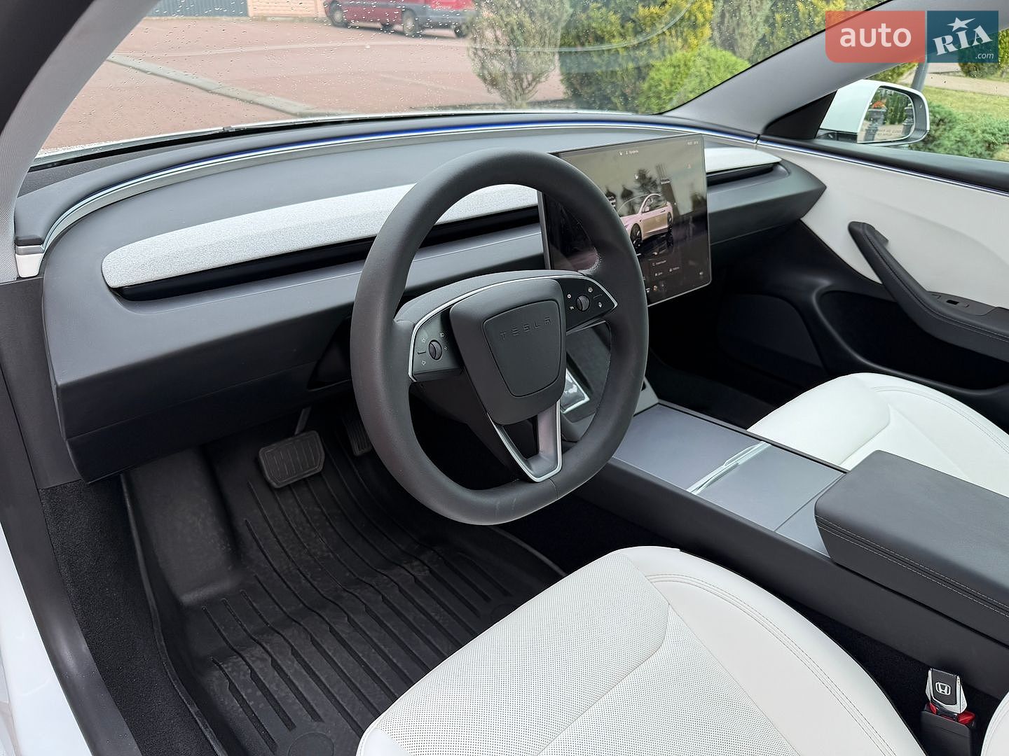 Tesla Model 3 2025 VIN 5YJ3E1EA2SF069895 фото оголошення 35 з 59
