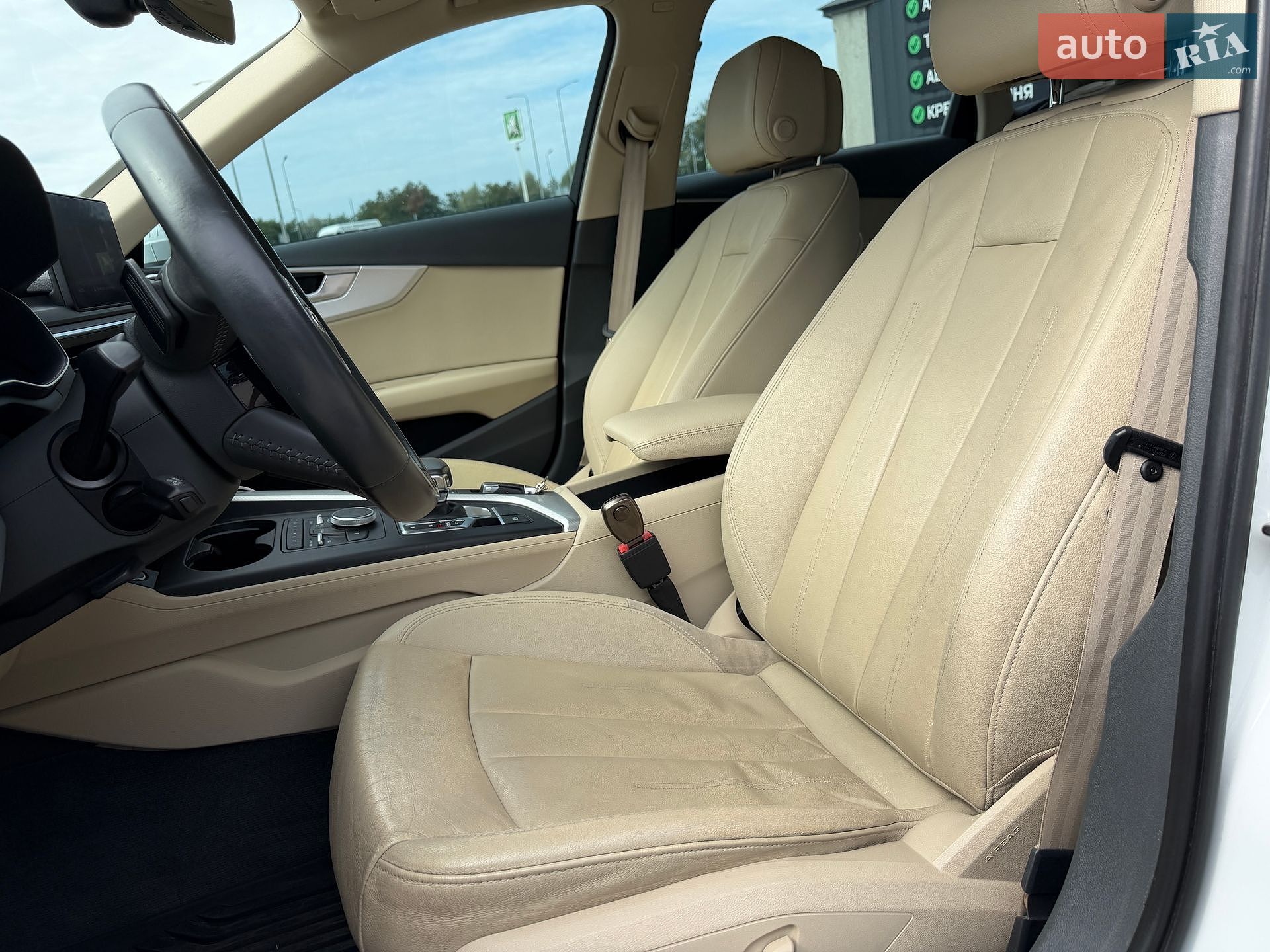 Audi A4 2016 VIN WAUGNAF4XHN010918 фото оголошення 23 з 47