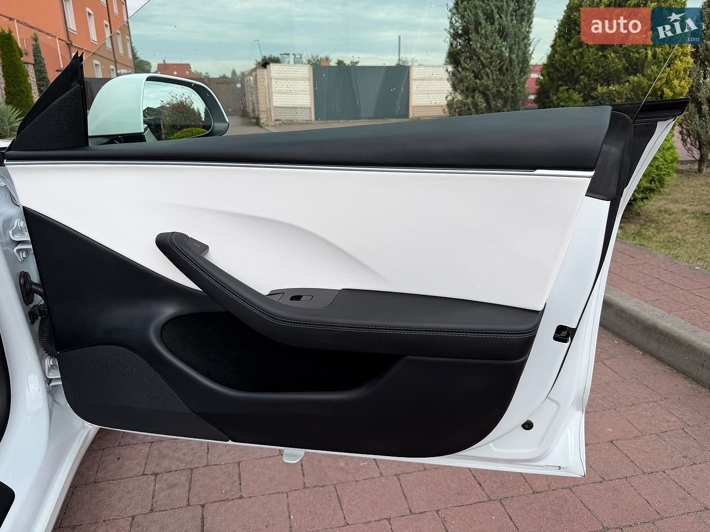 Tesla Model 3 2025 VIN 5YJ3E1EA2SF069895 фото оголошення 36 з 59