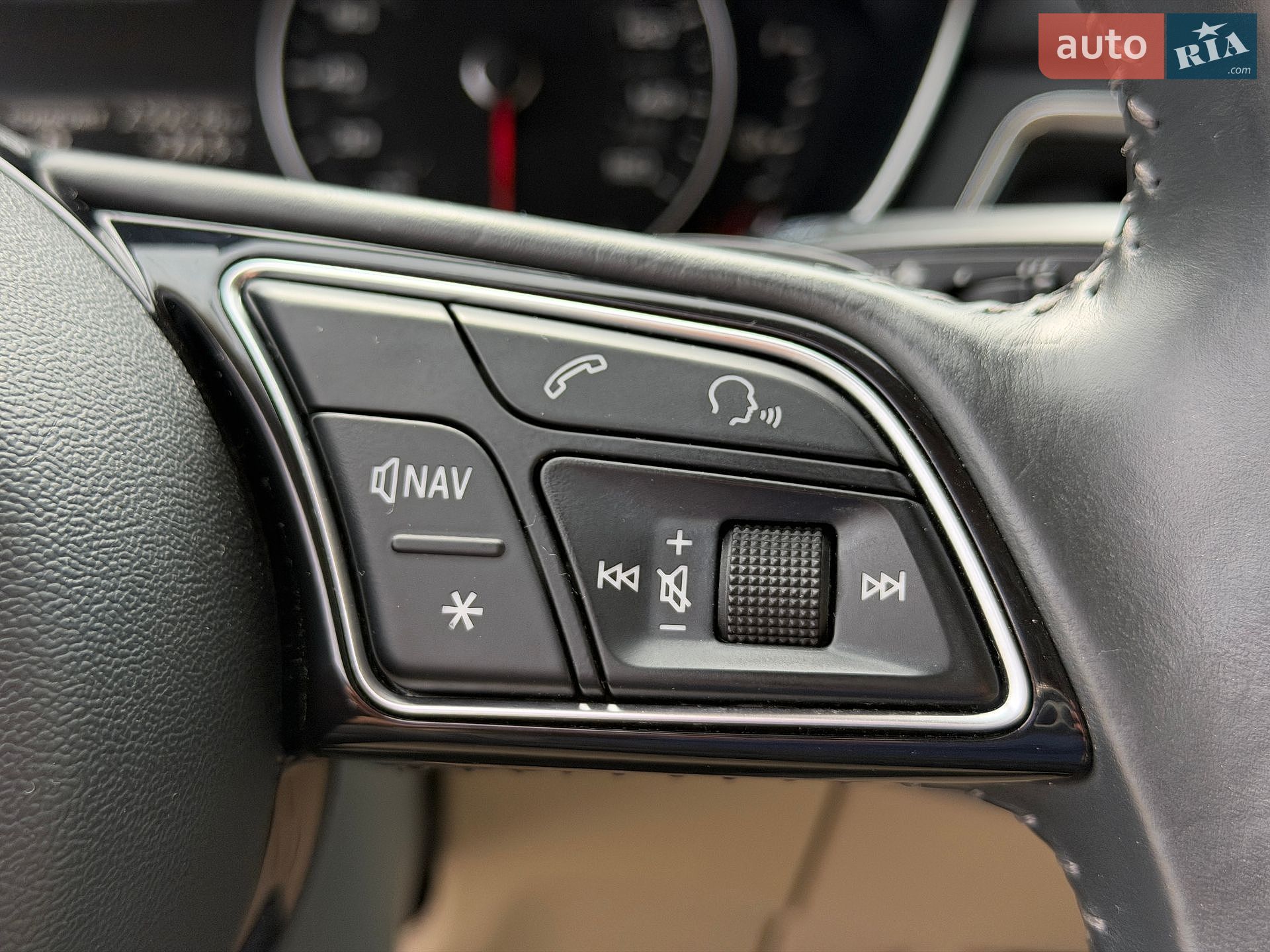 Audi A4 2016 VIN WAUGNAF4XHN010918 фото оголошення 28 з 47