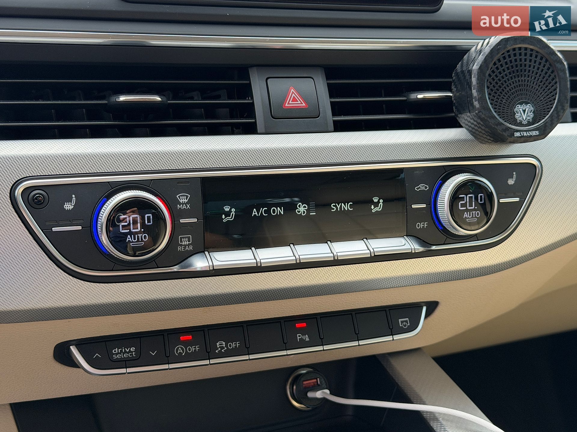 Audi A4 2016 VIN WAUGNAF4XHN010918 фото оголошення 34 з 47