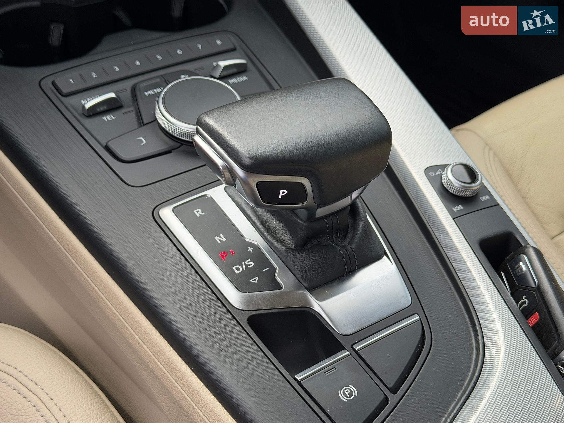 Audi A4 2016 VIN WAUGNAF4XHN010918 фото оголошення 35 з 47