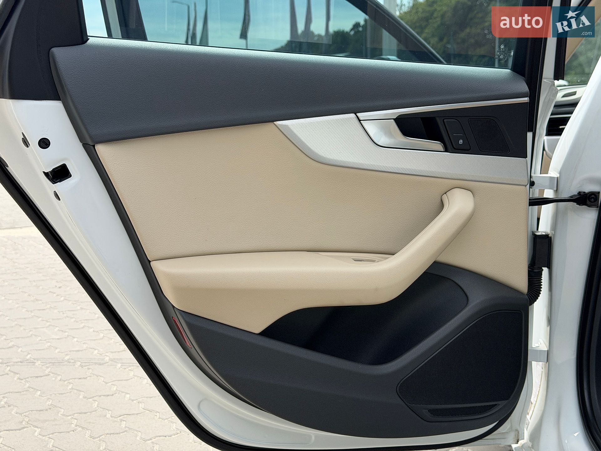 Audi A4 2016 VIN WAUGNAF4XHN010918 фото оголошення 39 з 47