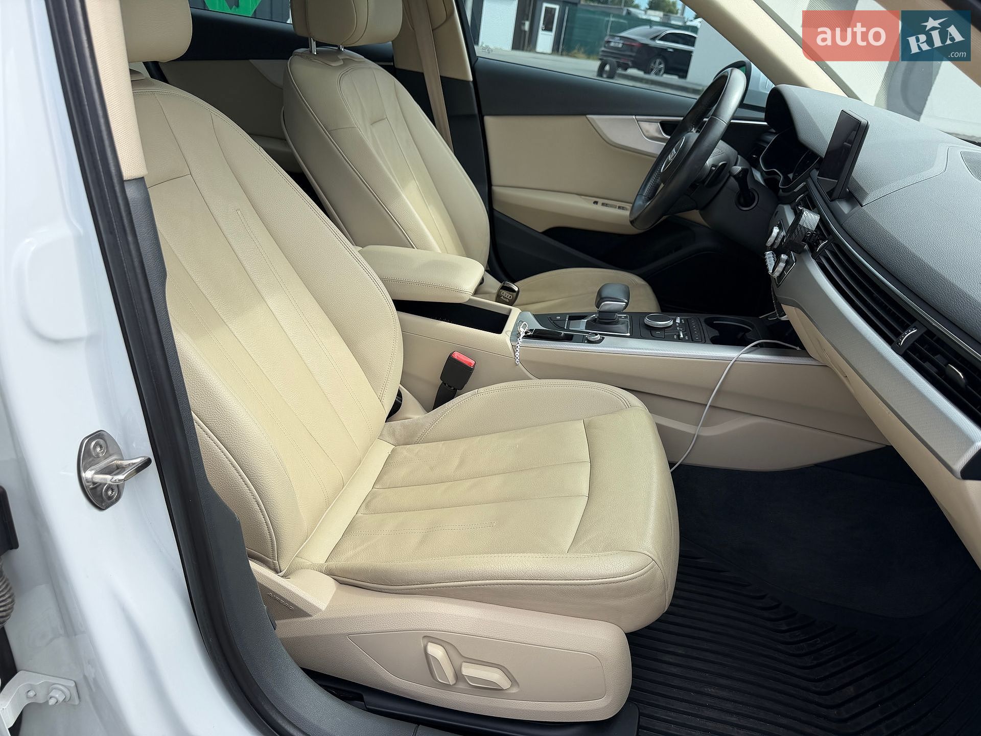 Audi A4 2016 VIN WAUGNAF4XHN010918 фото оголошення 45 з 47
