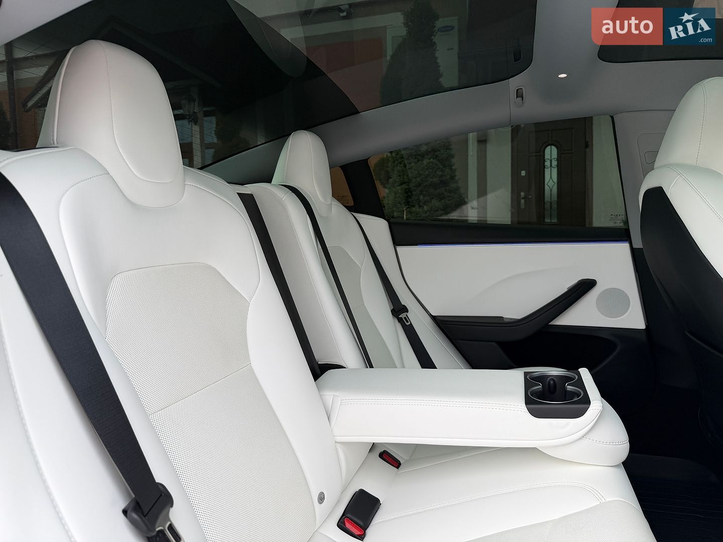 Tesla Model 3 2025 VIN 5YJ3E1EA2SF069895 фото оголошення 42 з 59