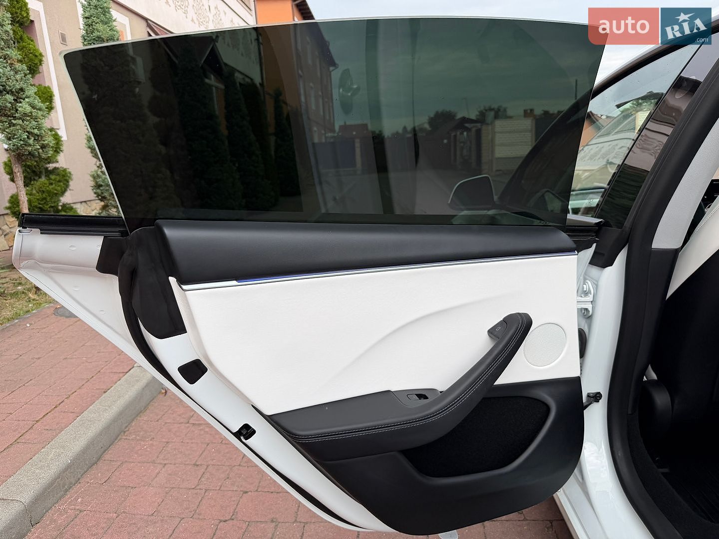 Tesla Model 3 2025 VIN 5YJ3E1EA2SF069895 фото оголошення 44 з 59