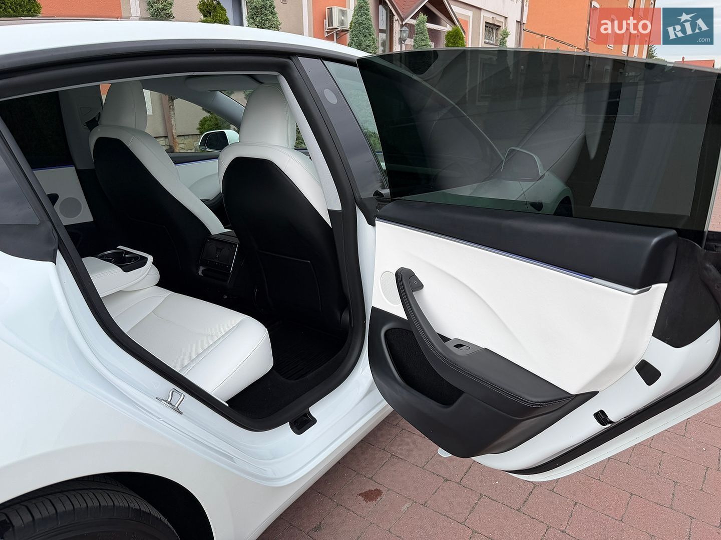 Tesla Model 3 2025 VIN 5YJ3E1EA2SF069895 фото оголошення 47 з 59