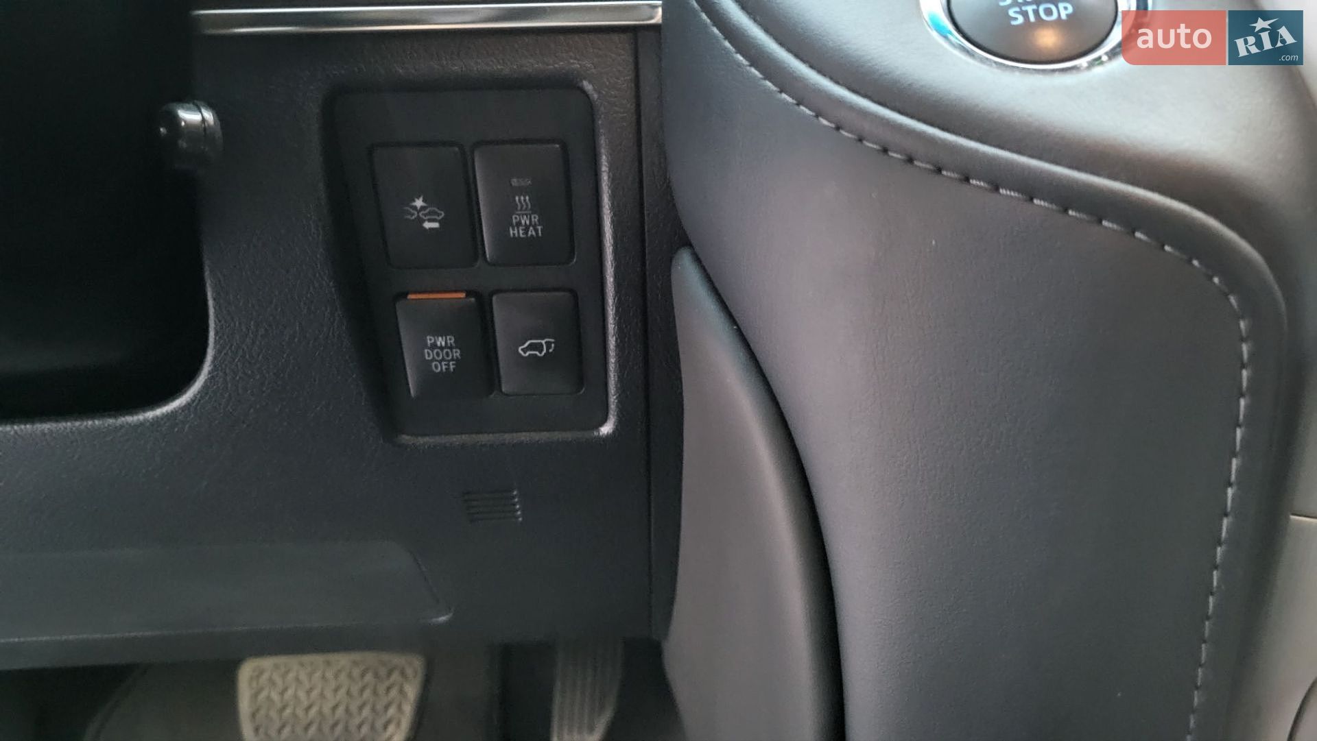 Toyota Land Cruiser 2019 VIN JTMCV02JX04273931 фото оголошення 8 з 18