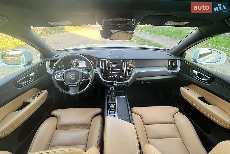 Volvo Xc60 2019 VIN YV4A22RK7K1392936 фото оголошення 18 з 29