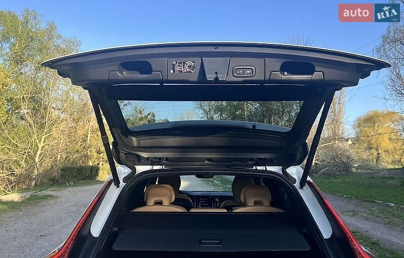 Volvo Xc60 2019 VIN YV4A22RK7K1392936 фото оголошення 22 з 29