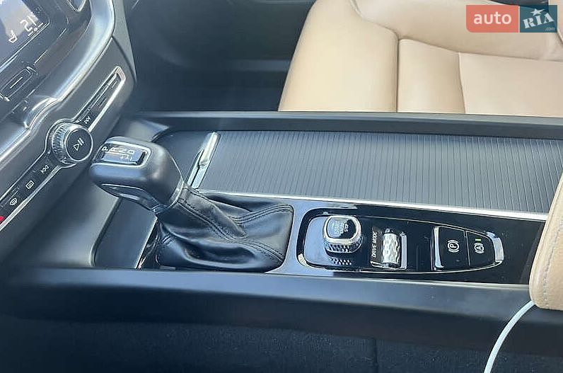 Volvo Xc60 2019 VIN YV4A22RK7K1392936 фото оголошення 25 з 29