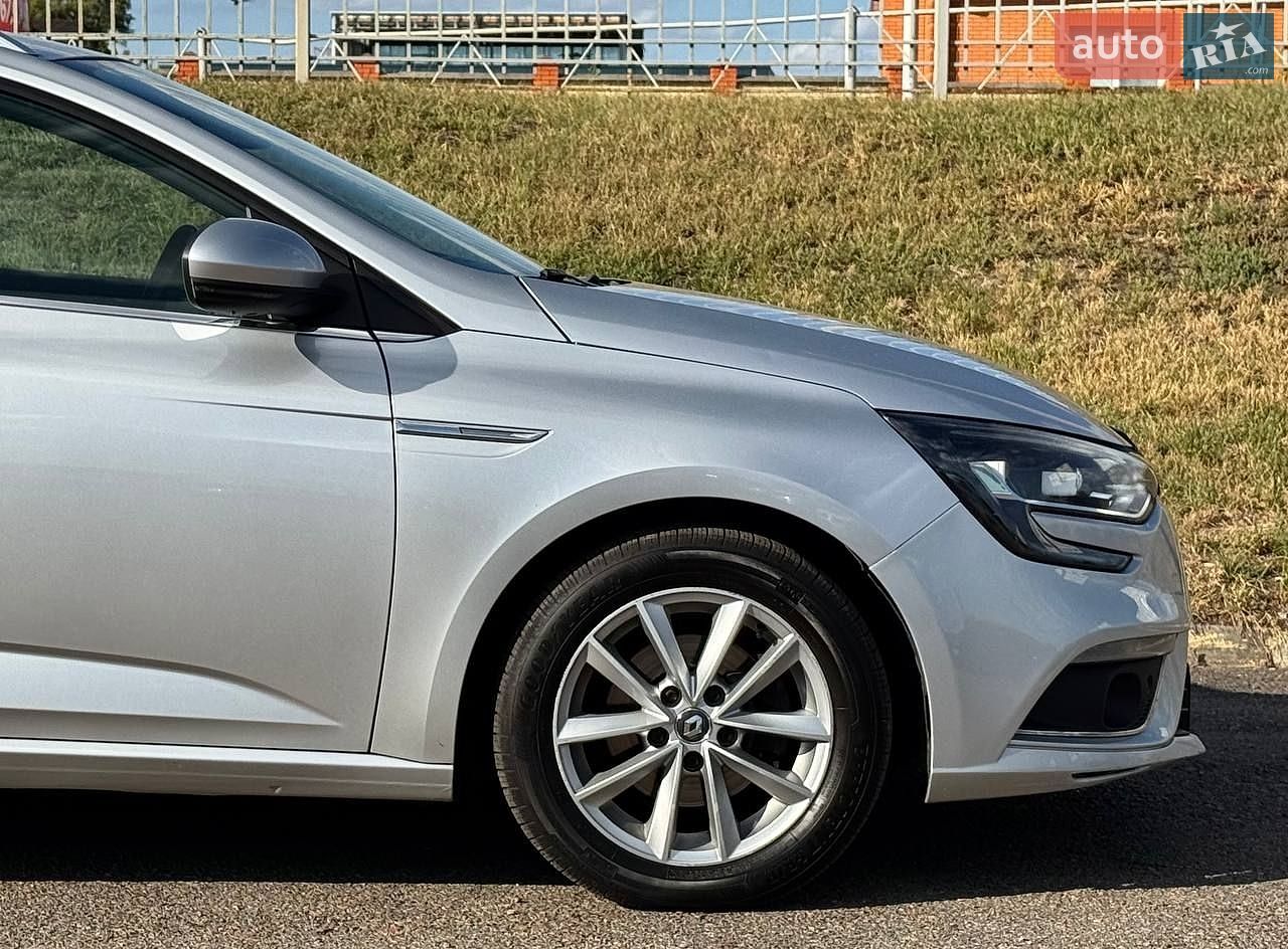 Renault Megane 2016 VIN VF1RFB00X56900182 фото оголошення 8 з 37