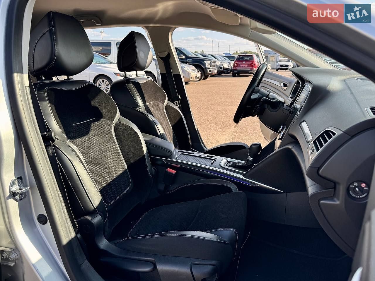Renault Megane 2016 VIN VF1RFB00X56900182 фото оголошення 20 з 37