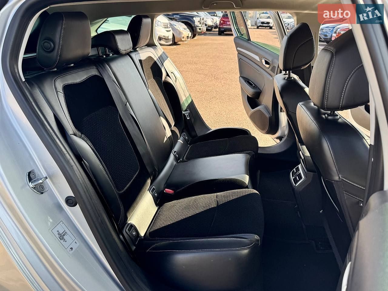 Renault Megane 2016 VIN VF1RFB00X56900182 фото оголошення 21 з 37