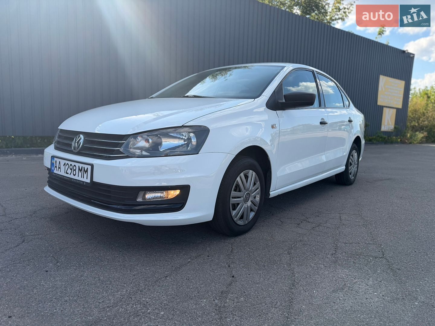 Volkswagen Polo 2019 VIN XW8ZZZ61ZLG012331 фото оголошення 8 з 17