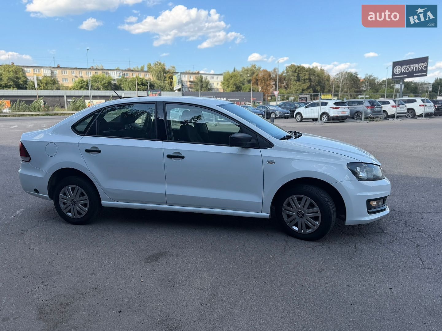 Volkswagen Polo 2019 VIN XW8ZZZ61ZLG012331 фото оголошення 10 з 17