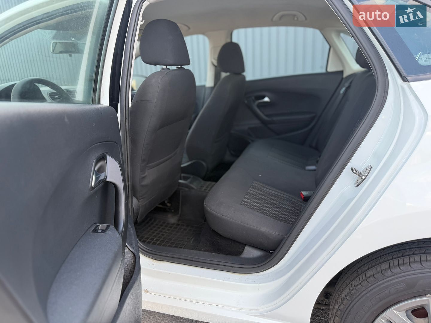 Volkswagen Polo 2019 VIN XW8ZZZ61ZLG012331 фото оголошення 13 з 17