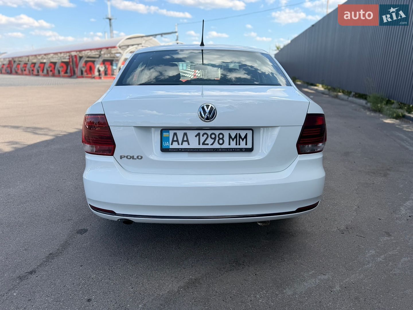 Volkswagen Polo 2019 VIN XW8ZZZ61ZLG012331 фото оголошення 4 з 17