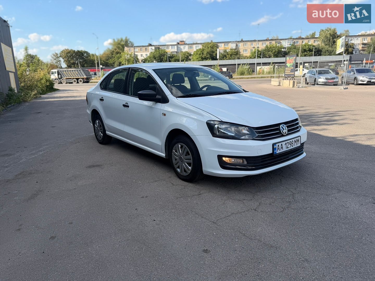 Volkswagen Polo 2019 VIN XW8ZZZ61ZLG012331 фото оголошення 3 з 17